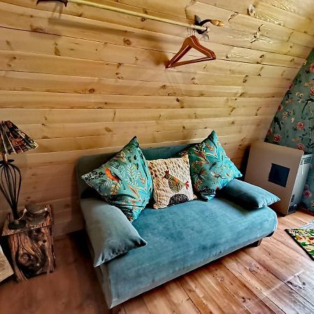 אפריקלה Tiny Cottage Casa Uccello מראה חיצוני תמונה